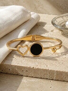 18K Gold Plated Open Heart Black Enamel Disc Charm Hinged Bangle Bracelet 2.3"